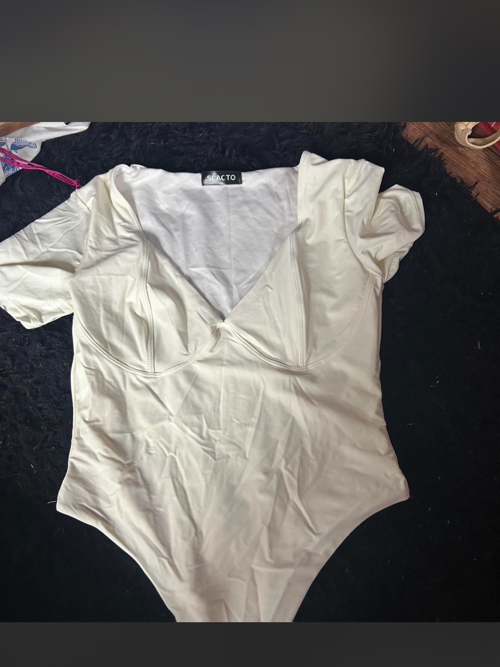 SCACIO Cream V-Neck Bodysuit